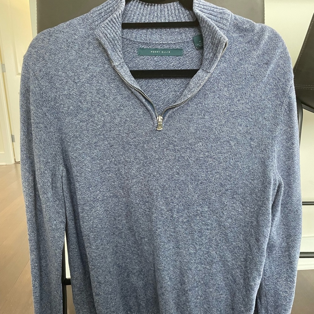 Perry Ellis quarter zip sweater! Size: Medium